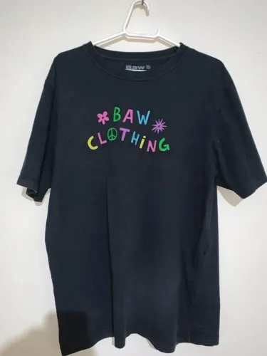 Camiseta BAW Clothing Preta Estampa Colorida Peace & Love - P