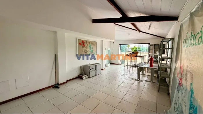Sala comercial para aluguel no Centro de Cabo Frio/RJ com 78m² por R$2.800,00 + taxas