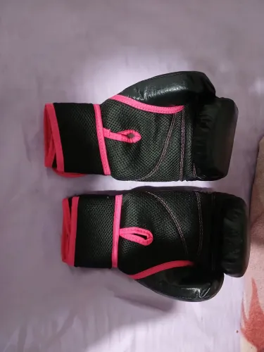 Vendo luvas de boxe semi novas