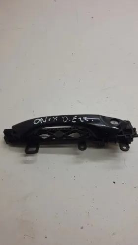 Maçaneta Externa Dianteira Esquerda Chevrolet Onix Lt 2022  Dianteira