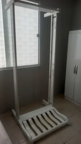 VENDO CAMA DE SOLTEIRO MADEIRA MAIS COLCHÃO.