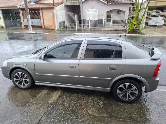 Chevrolet Astra 2.0 8V/ CD 2.0 8V Hatchback 5P MEC 2004