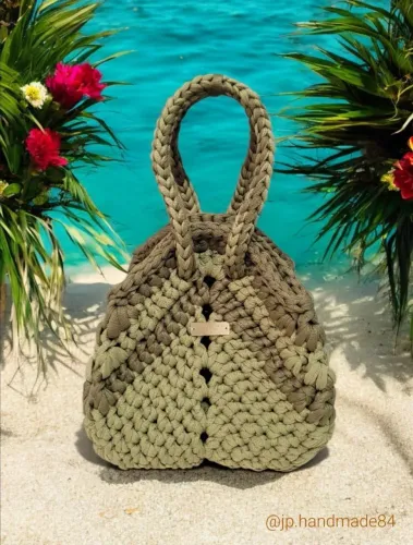 Bolsa artesal crochê fio de malha tons de verde