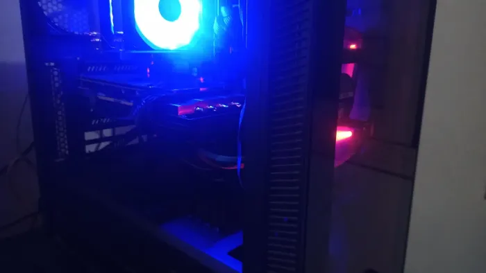 PC gamer AMD Ryzen 7 5800X RX 5700 XT 16gb Ram