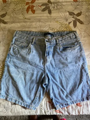Bermuda masculina jeans usada 