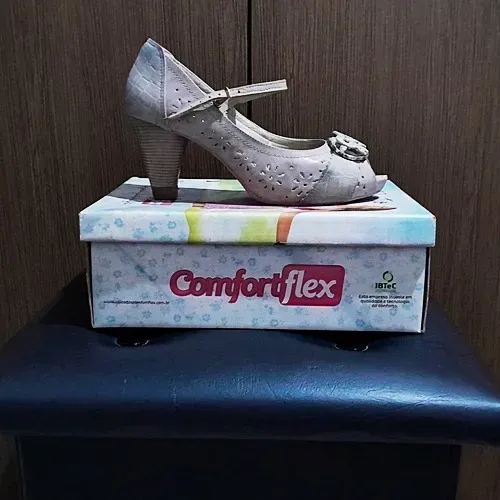 sapato boneca peep toe nude salto médio vazado feminino