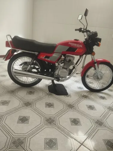 VENDO CG RESTAURADA COM VARIAS PEÇAS ORIGINAIS 