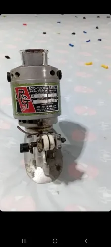 Maquina de corte RGT 3.5-220V semi nova , pea vender logo apenas 400 preço a negociar
