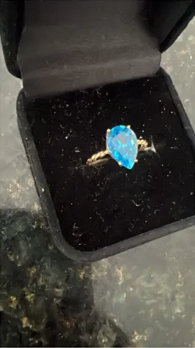 Anel de ouro18k, pedra topázio suíço blue.