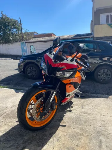 CBR600rr Repsol 37KM