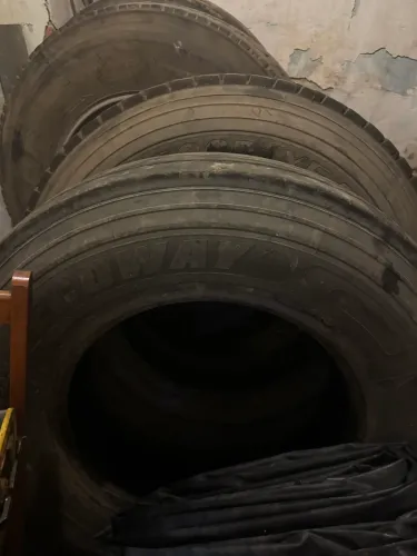 Pneu liso para carreta 195/80 R22.5