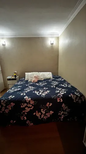 Cama King com base bipartida