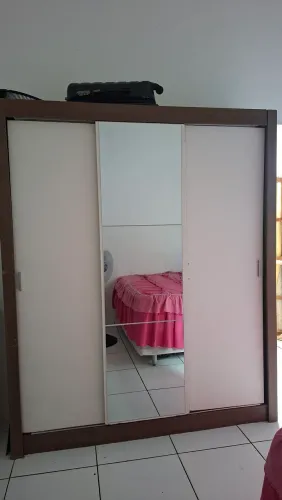 Vendo guarda roupa em excelente condição