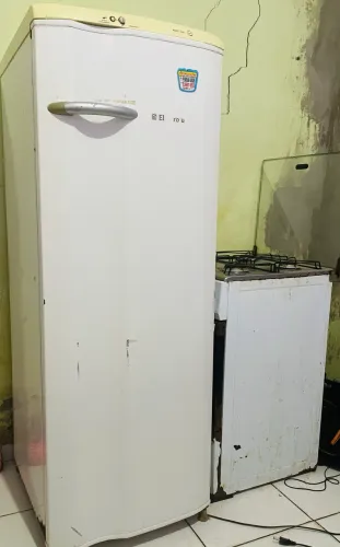 Geladeira + fogão 300$ aceito troca dependendo da proposta 