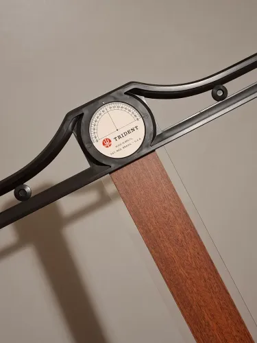 Régua T Trident 80cm móvel no plástico