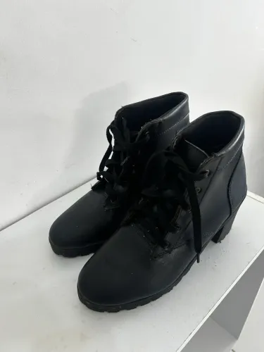 Vendo bota usada 