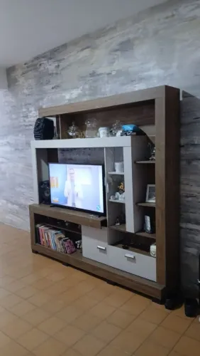 Estante de sala