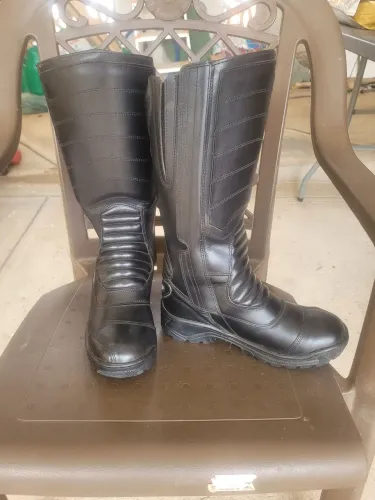 Bota militar nova