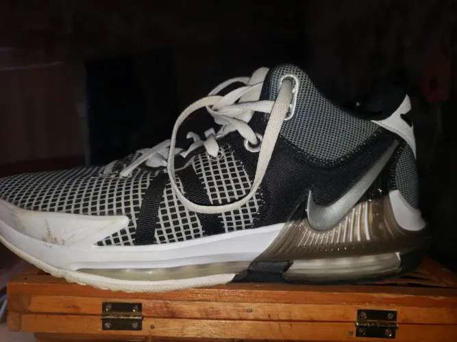 lebron witness 7 44 (Troco em notebook