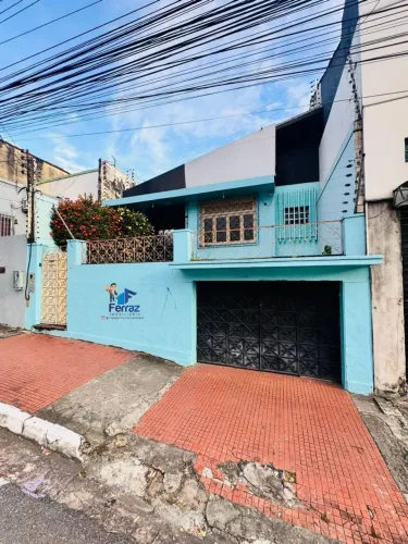 Casa ampla 04 quartos no Centro de Manaus leia