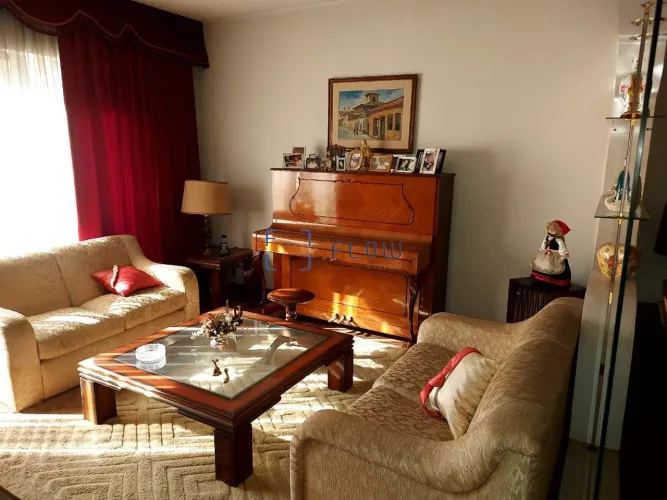 Casa Para Venda e Locação Campo Belo, 3 Quartos, 1 Suíte, 5 Vagas, 250m²