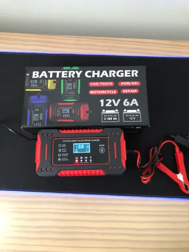 Carregador de bateria automotivo inteligente 12V com Display Digital Automático