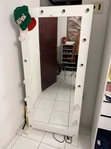 Vendo espelho camarim com todas as lâmpadas 