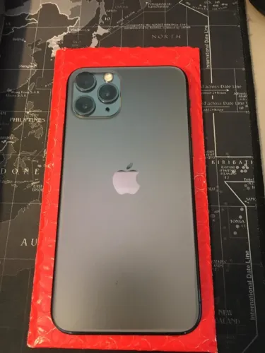 iPhone 11 Pro - dano por água - carcaça impecável - para reparo ou peças