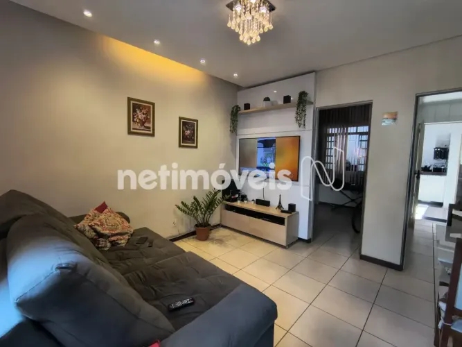 Casa Geminada de 3 quartos no Heliópolis