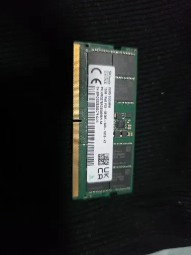 módulo de memória RAM SODIMM de 16GB DDR5 a 5600 MHz da SK Hynix (modelo HMCG78AGBSA095N)