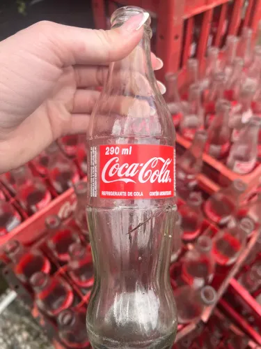 Vendo Garrafas de Vidro (Coleção coca-coca, Fanta, Kuat)