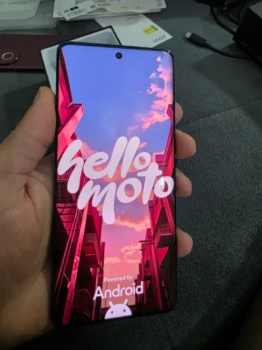 Celular Motorola Edge 60 Pro 5G 256GB 12GB RAM Azul - Com Caixa