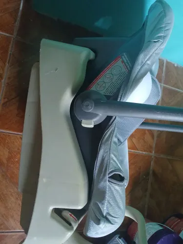 Cadeirinha de bebê conforto .