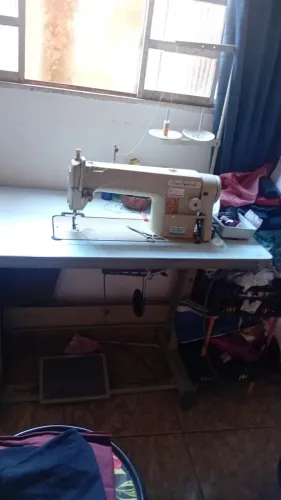 Máquina de costura 