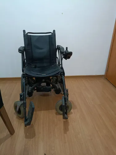 Cadeira de rodas motorizada Freedom por mil reais de barbada!!!