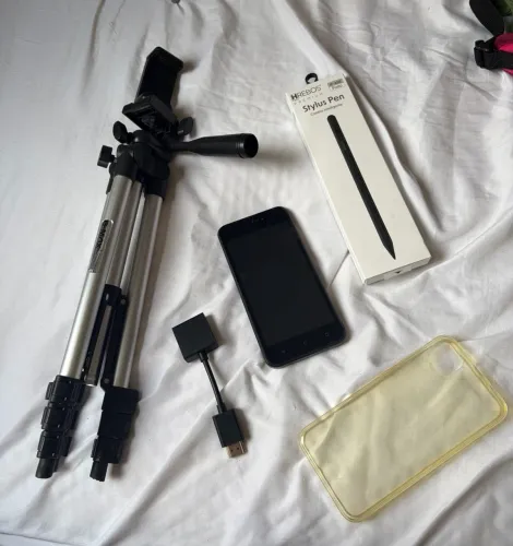 Pacote Celular Multilaser + Tripé com Suporte + Caneta Stylus + Adaptador HDMI