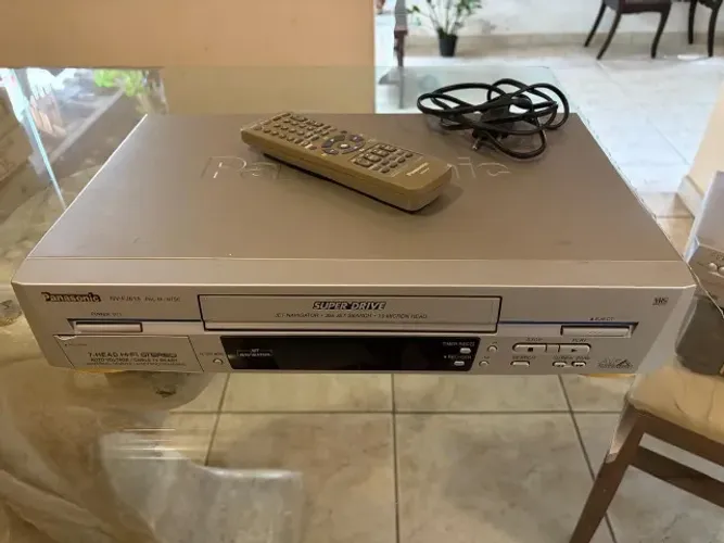 Video Cassete Panasonic 7 Cabeças com Controle Remoto