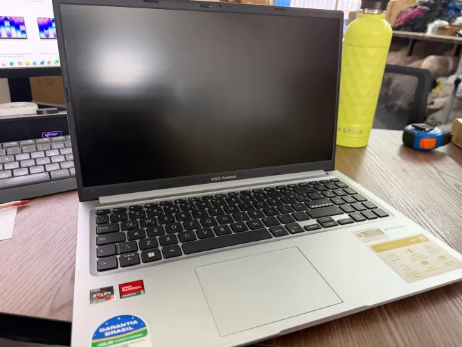 Notebook ASUS VivoBook 15? M1502ya AMD RAYZEN 7 5825u 16gb ram 512gb ssd - nj655w