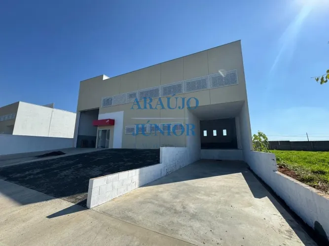 Galpão Industrial em Condomínio para Locação em Americana-SP - 2 Salas, 4 Banheiros, 4 Vag