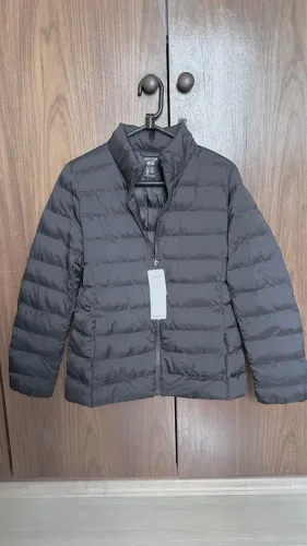 Casaco Uniqlo puff tech preto
