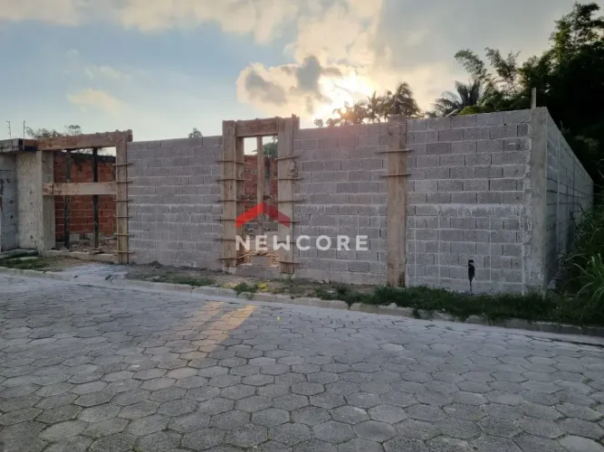 Lote em Rua Violeta - Jardim Casa Branca - Caraguatatuba/SP