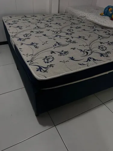 Cama casal ( base + colchão) perfeito estado