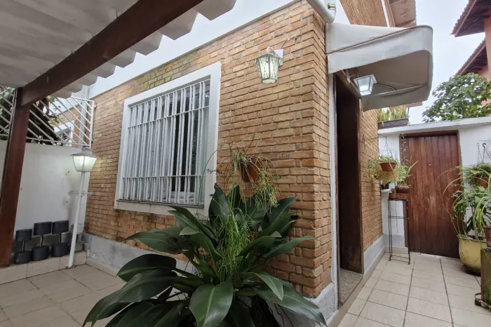Casa para venda em Jardim Petrópolis com 3 quartos, 162m²