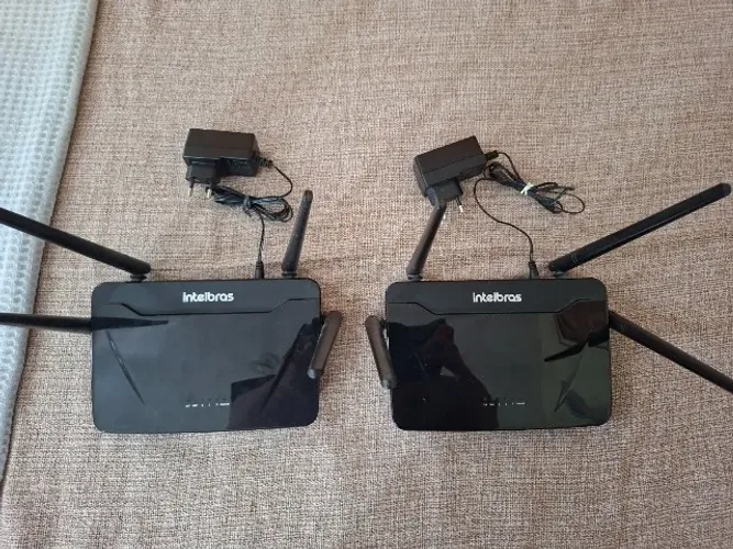 Par de Roteadores Intelbras AC 1200 Mbps (Com Fontes) - Usados