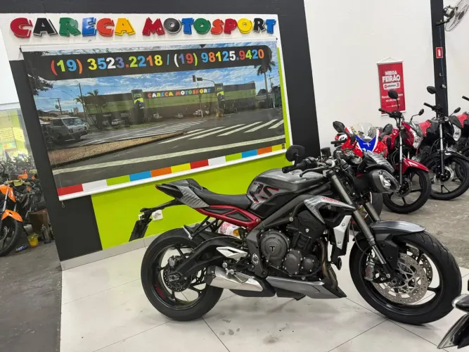 TRIUMPH STREET TRIPLE 765 RS