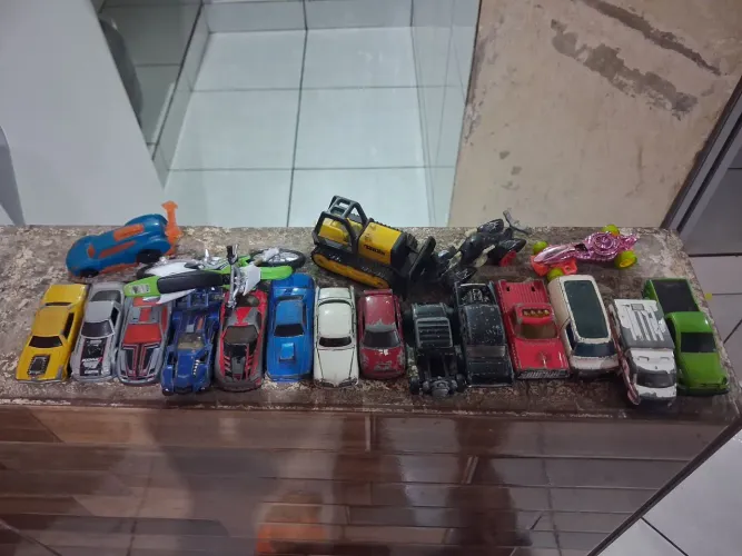 Carrinhos de ferro miniaturas