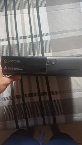 Xbox 360 Super Slim + Kinect
