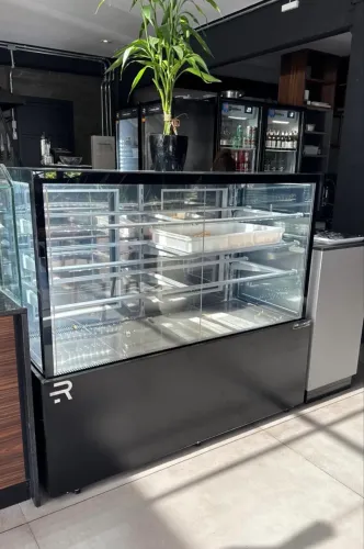 Vitrine Refrigerada 1,45m Titanium Premium 2P VTPRRA-1450 Refrimate LED