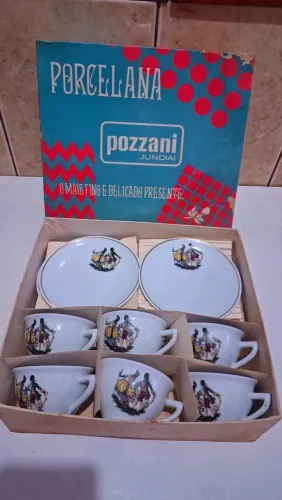 Jogo de xícaras Porcelana Pozzani anos 60.
