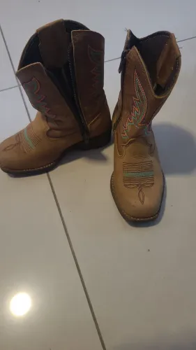 Bota de couro infantil